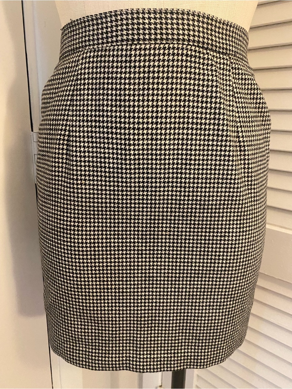 Vintage 1980’s "Peabody House" houndstooth Mini Skirt- Size 5/6